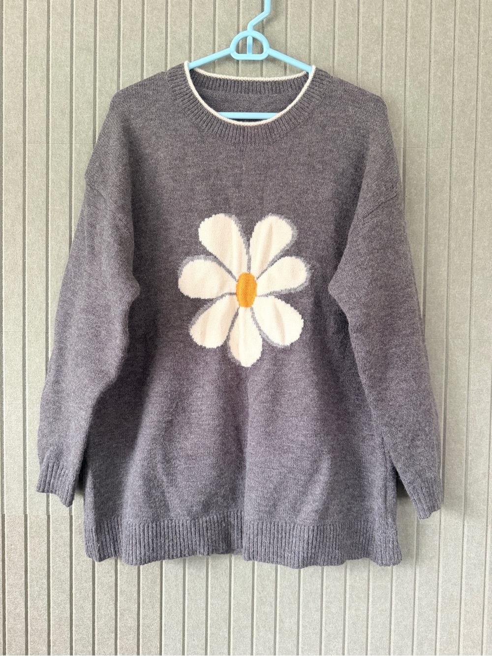 BloomChic Gray Crewneck Sweater with Cream Daisy and Yellow Center